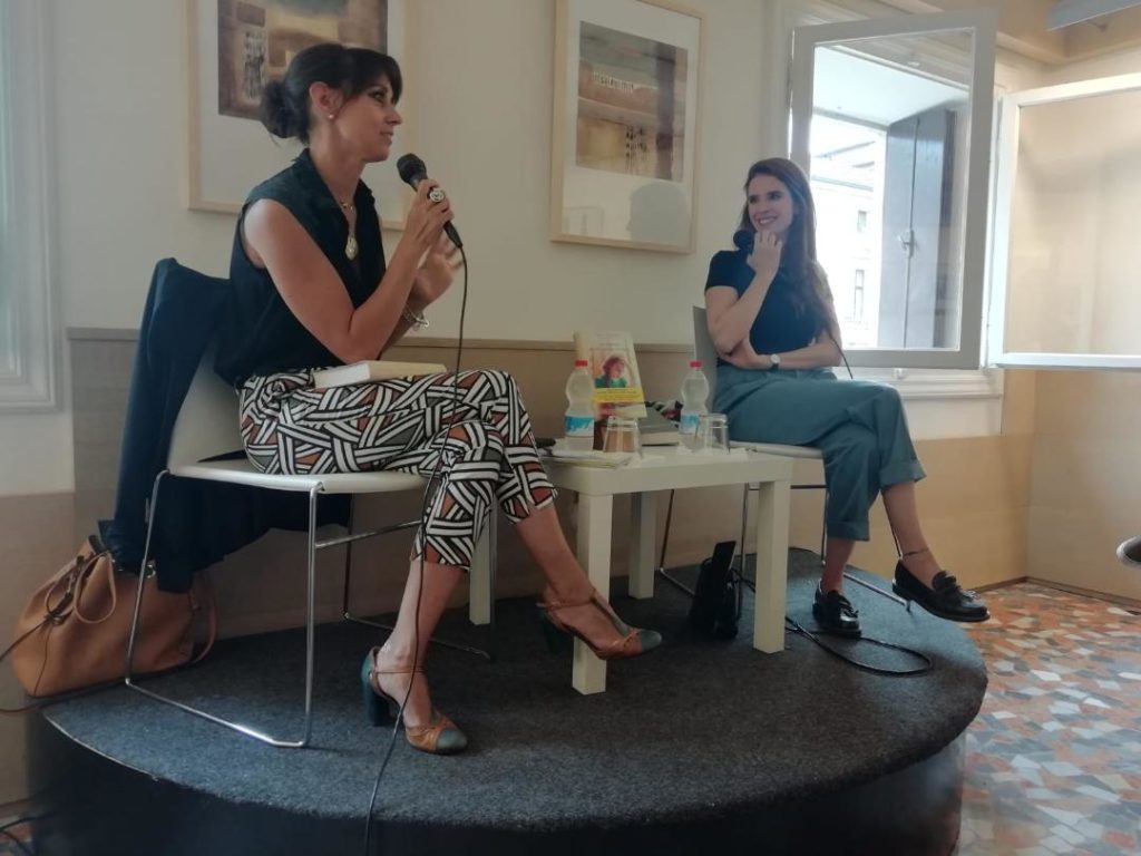 anna dalton la ragazza con le parole in tasca libro garzanti anna dalton ilaria rebecchi presentatrice libri veneto editoria vicenza libreria galla gatte vicentine